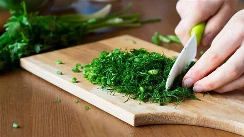 تحذير من استخدام لوح التقطيع: "يتحول إلى قاتل خفي"