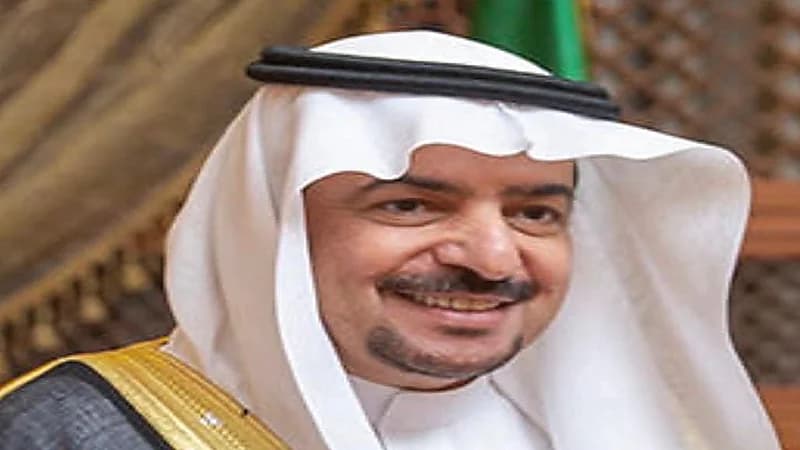 ملاك الإبل يدعمون مسنة والتويجري يهديها فرديتين من منقيته