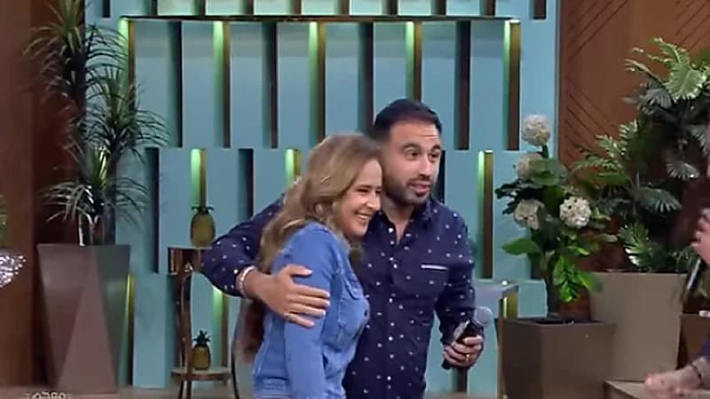 بالفيديو .. نيللي كريم تفاجئ زوجها في لقاء تلفزيوني