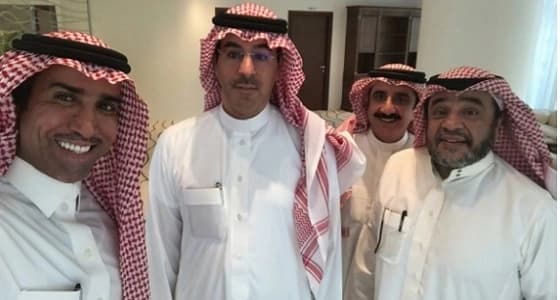 مصادر تكشف كواليس صورة وزير الإعلام وثلاثي الكوميديا