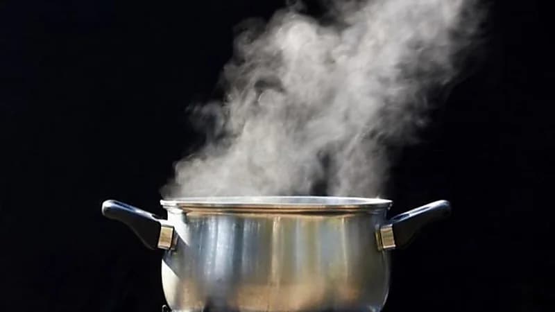 رجل يقتل زوجته بالماء المغلي بسبب شكه في سلوكها