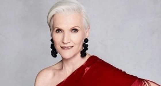 بالصور.. عارضة ستينية تتصدر الحملة الدعائية لدار أزياء عالمية