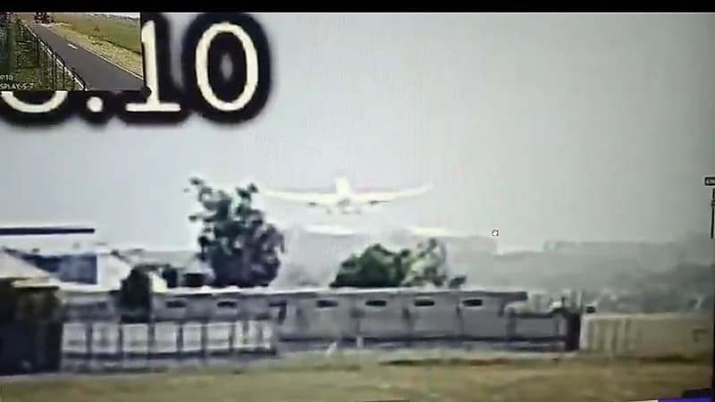 لحظة تحطم الطائرة الهندية المنكوبة.. فيديو