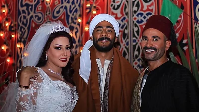 أول تعليق من سمية الخشاب على صورتها المثيرة للجدل مع أحمد سعد