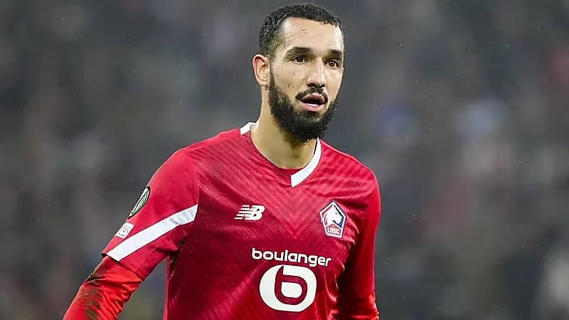 بن طالب أول لاعب يشارك بجهاز تنظيم ضربات القلب