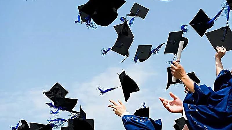 منع مطالبة أي مبالغ مالية من الطلاب لحفلات التخرج