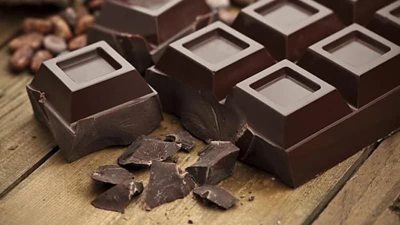أضرار تناول الشوكولاتة الداكنة