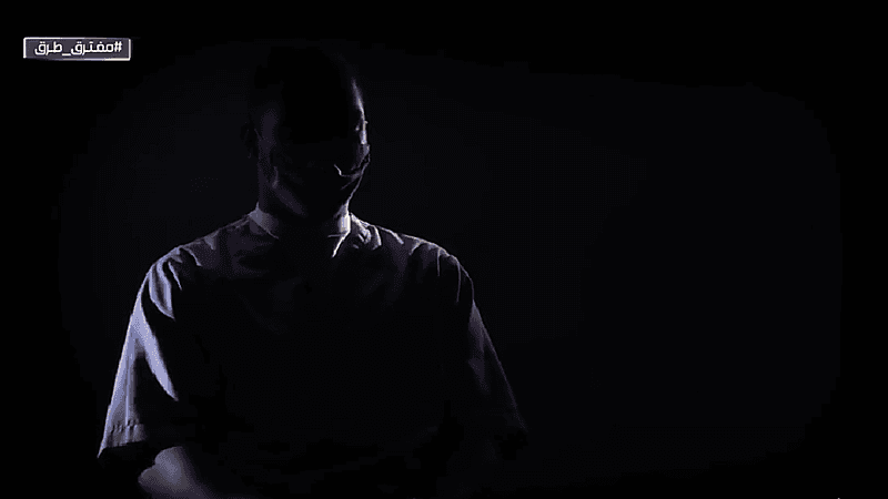 فيديو.. أب وأم يتسببان في دخول ابنهما عالم المخدرات