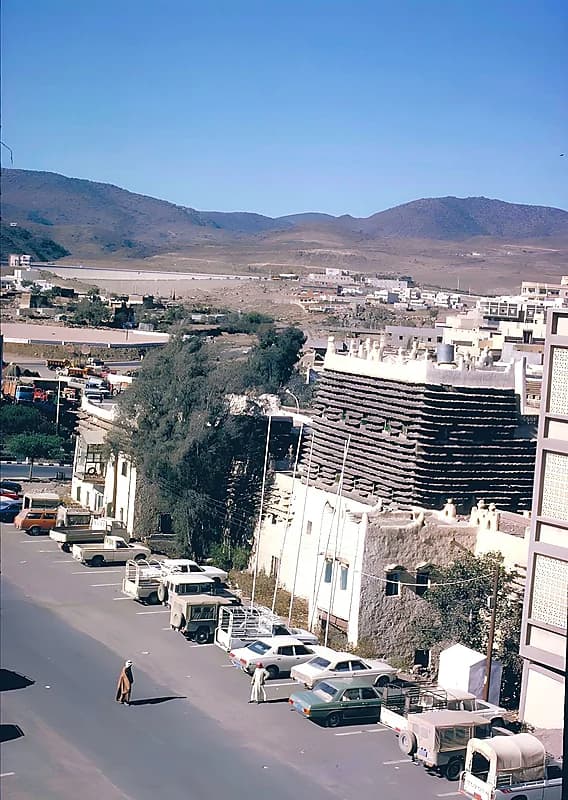 أبها ساحة البحار في صورة قديمة