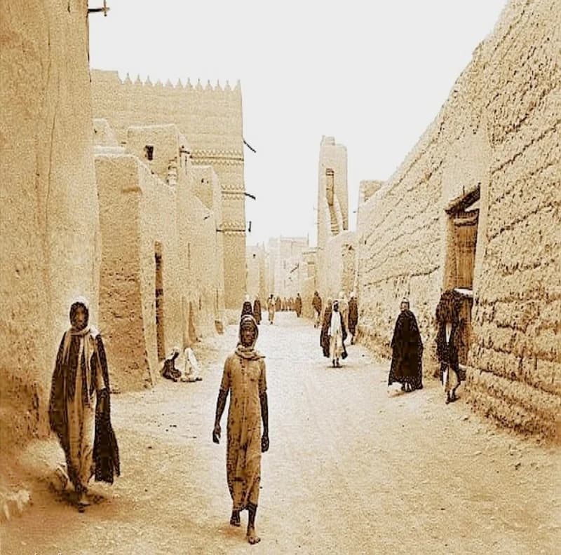 شارع الثميري قبل 81 عام