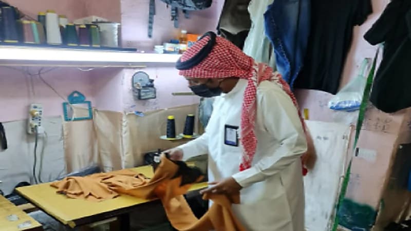 أمانة جدة إغلاق مستودع للأطعمة ومعمل خياطة ضمن حملة معالجة البغدادية