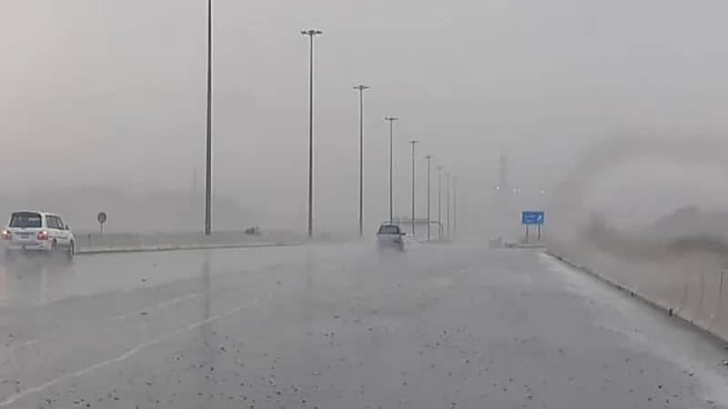 تنبيه لمستخدمي طرق مكة: أمطار رعدية ورياح شديدة تحد من الرؤية الأفقية