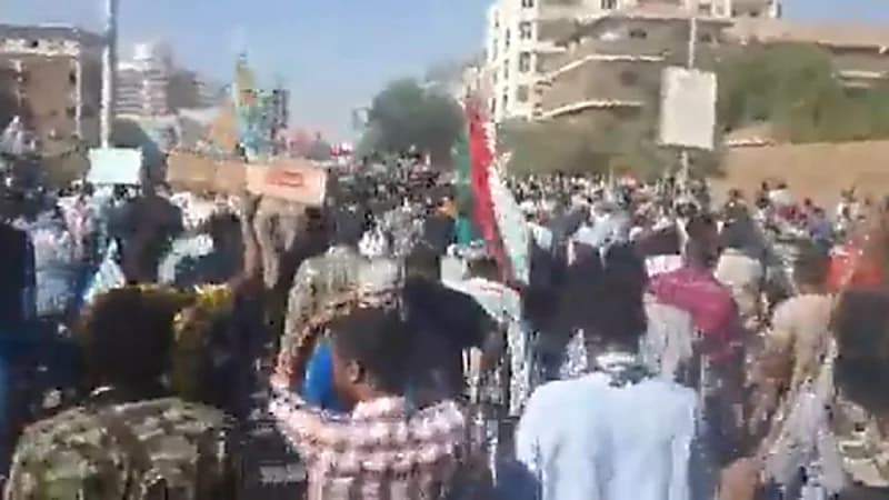بالفيديو.. مظاهرات حاشدة تجتاح الخرطوم