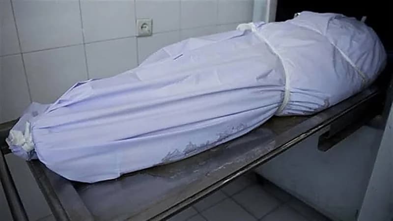 امرأة متوفية تتلقي لقاح كورونا 