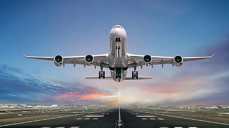 بالفيديو .. طيار : 50% من قطاع الطيران لم يعد إلى حالته السابقة