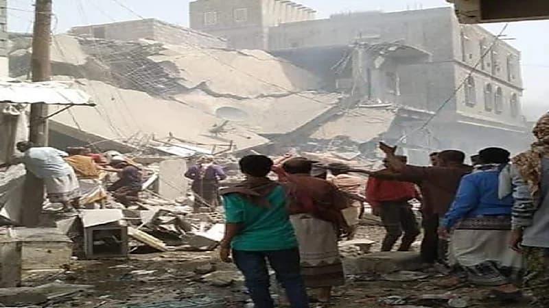 سلسلة انفجارات تهز سوق أسلحة في اليمن