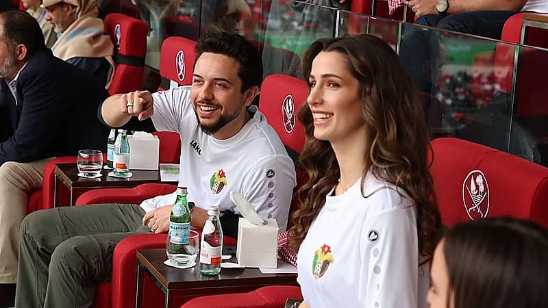 ولي العهد الأردني والأميرة رجوة يساندان الأردن في مواجهة طاجيكستان .. فيديو