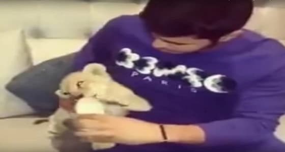 بالفيديو.. رجل يطارد امرأة تقود سيارة عائلية في الرياض