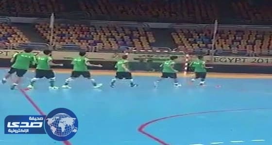 بالفيديو.. طبيب بالأحساء يتحدث عن هوايته للنجارة وبناءه أكواخ خشبية بتصاميم حديثة