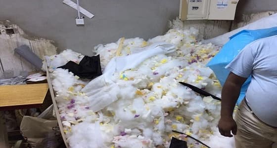 وزارة التجارة تغلق مستودع يستخدم الإسفنج التالف كحشوات للمخاد