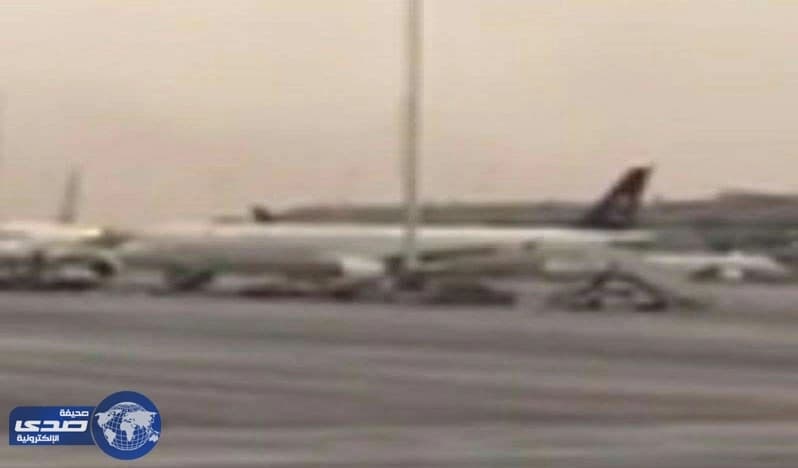مطار الرياض يوضح حقيقة  انحراف إحدى الطائرات بسبب الرياح .. «فيديو»