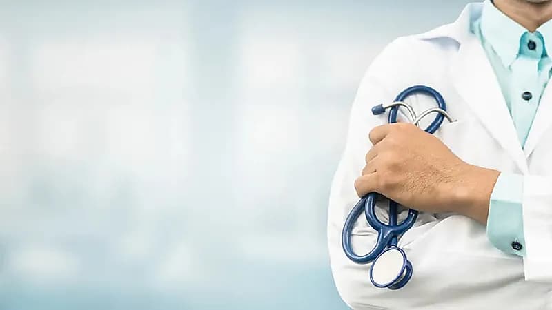 طبيب : الخاضعون لزراعة الخلايا الجذعية معرضون للإصابة بالإيدز والفطر الأخضر "فيديو"