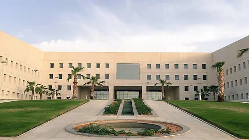 التعليم تعتمد الأدلة والنماذج التشغيلية لبداية العام الدراسي الجديد