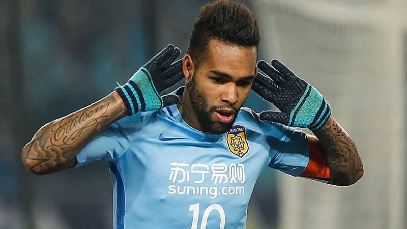 تيكسيرا يكشف سبب رفضه الانضمام لصفوف الهلال والنصر