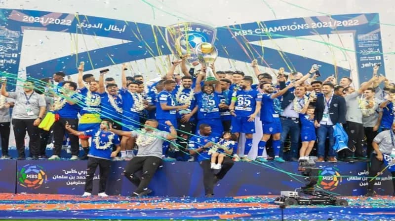 هوية الهلال الجديدة تزين قميص اللاعبين