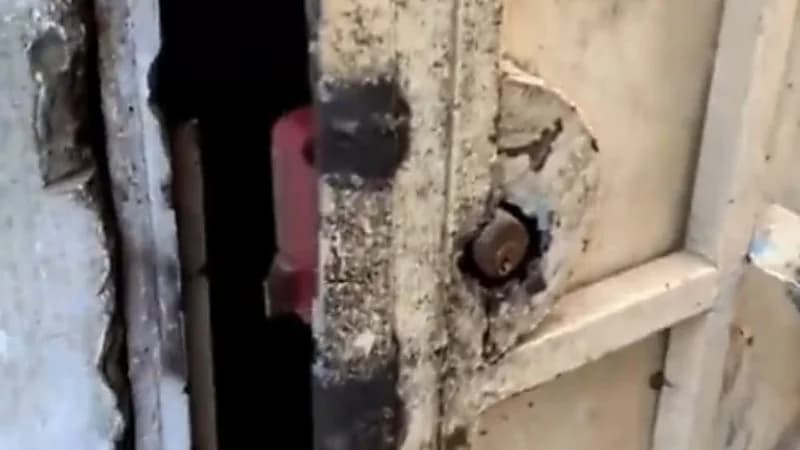 شاهد.. ضبط 4 مواقع بحي العمارية حولتها عمالة مخالفة مصانع لإنتاج المعسلات 