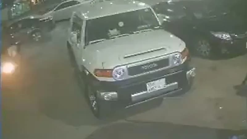 شاهد .. لحظة انفجار "سكوتر" في شارع عام بسكاكا بعد إخراجه من مركبة بثوانٍ