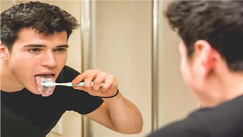 طبيبة : بياض اللسان قد يشير لأمراض خطيرة.. وهذه كيفية الوقاية منه