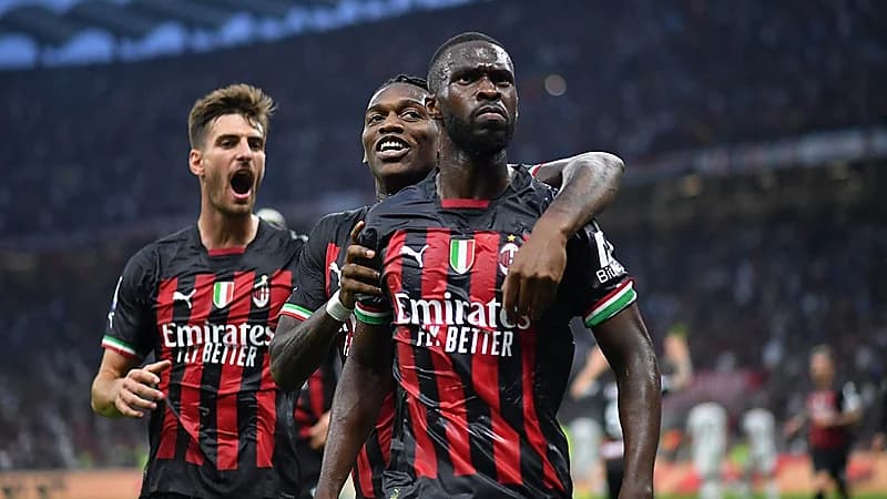 ميلان يفوز على يوفنتوس بهدفين