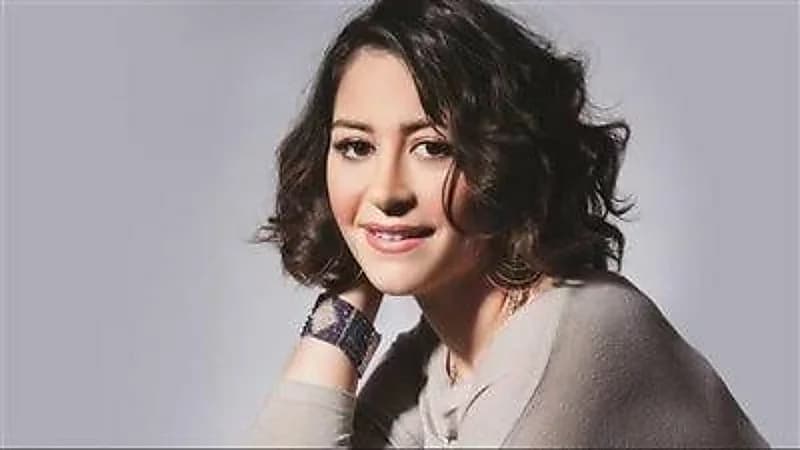 أديب يكشف مفاجأة عن قضية منة شلبي: العبوات المضبوطة "فراولة"