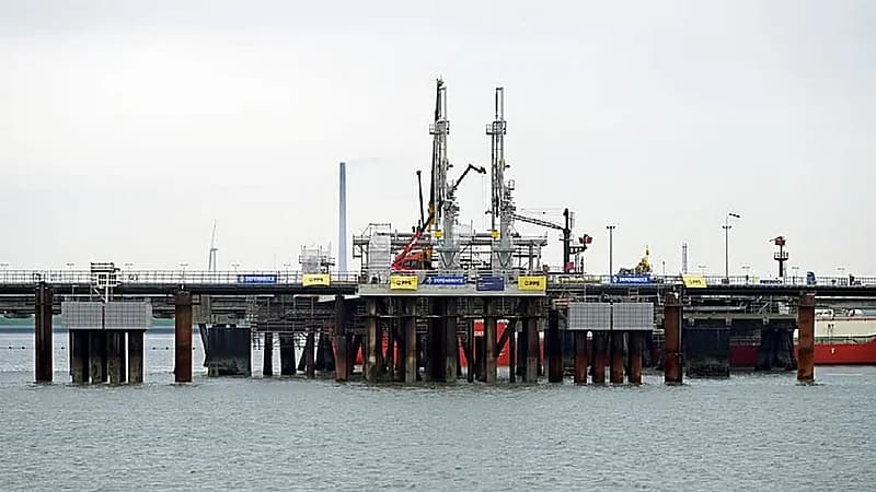 ألمانيا تدشن أول وحدة عائمة لاستقبال الغاز المسال