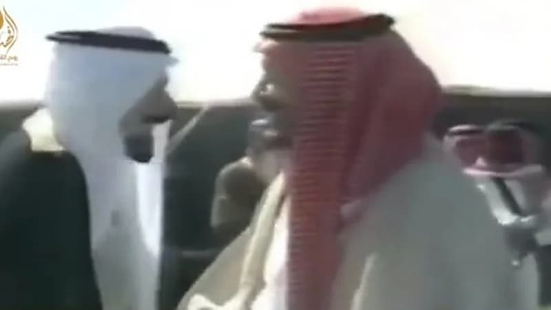 شاهد.. فيديو قديم لخادم الحرمين والملك فهد أثناء استقبال أمير الكويت "جابر الصباح"