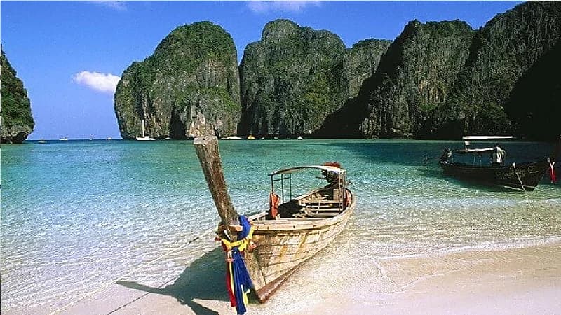 "كاتشاب" ومرآه تنقذان رجل تاه في البحر الكاريبي 24 يوما