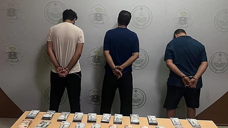 القبض على 3 أشخاص لانتحالهم صفة غير صحيحة بجدة