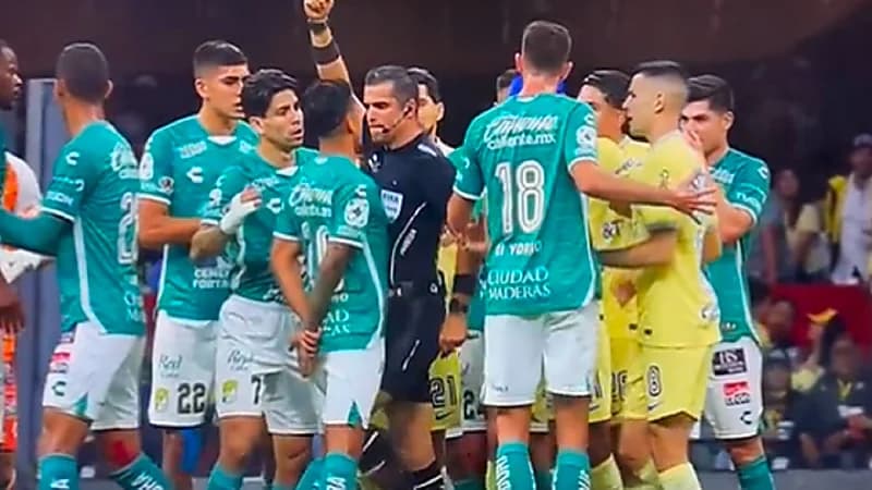 بالفيديو .. إيقاف حكم 12 مباراة لضربه لاعبا بركبته