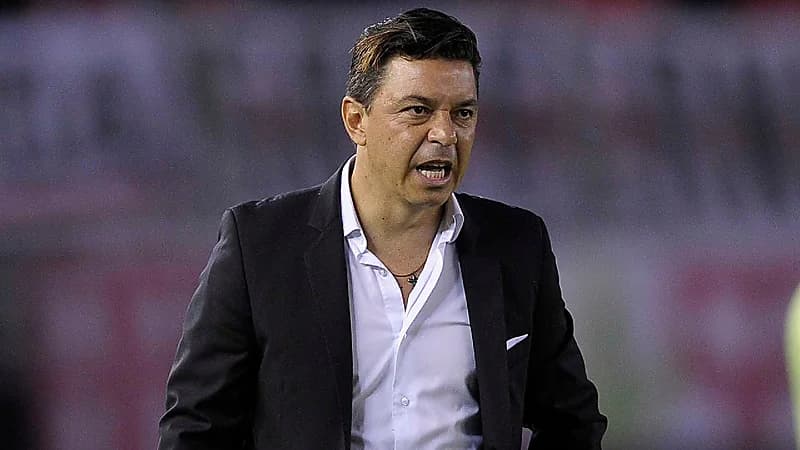 النصر يبدأ التفاوض مع مدرب أرجنتيني