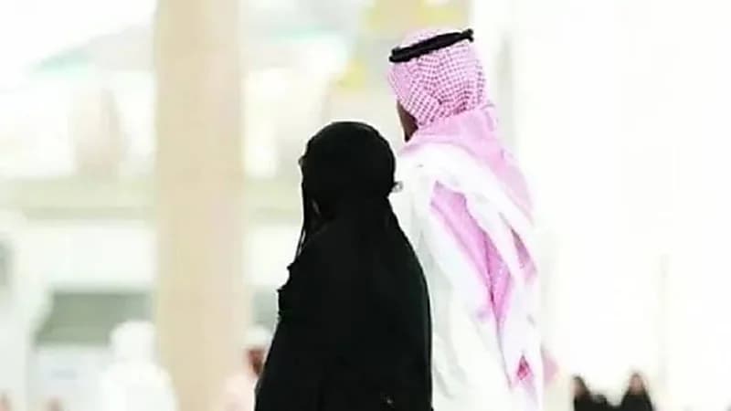 مستشار أسري: بعض الرجال يقترون على زوجاتهم وأسرهم ويحولون مبالغ مرتفعة لآخرين 