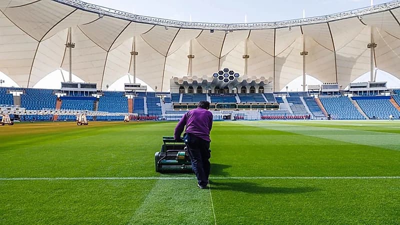 استمرار ملعب الدرة في احتضان المباريات 