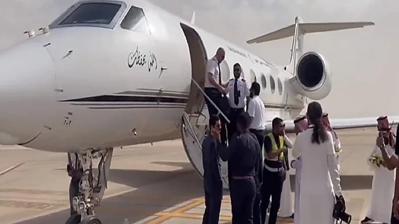 لحظة وصول التوأم السيامي السوري "إحسان و بسام" إلى الرياض .. فيديو