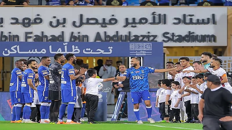 ممر شرفي لعبدالله عطيف في مباراته الأخيرة مع الهلال (فيديو)