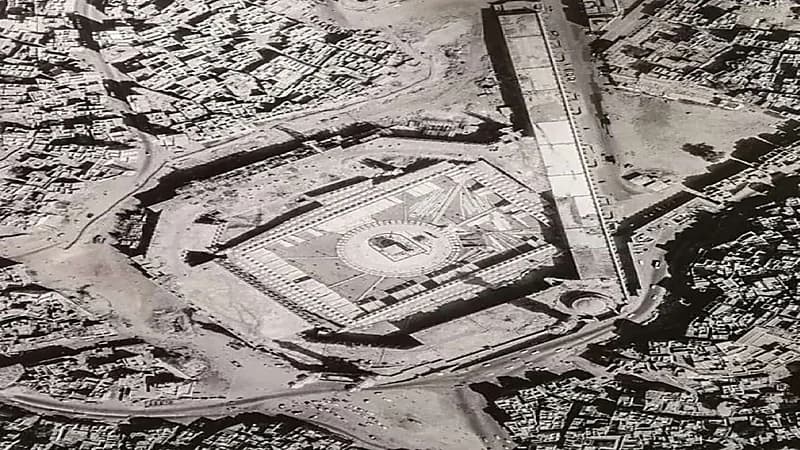 صورة نادرة للمسجد الحرام قبل 59 عاماً