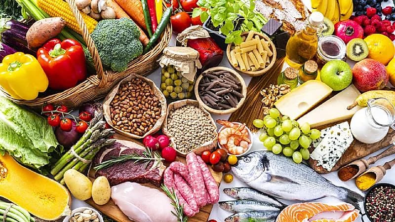 أطعمة تساعد على تخفيض الكوليسترول في الدم