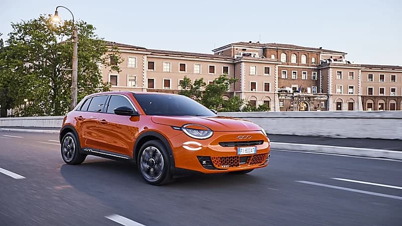 الكشف عن سيارة فيات 600 موديل 2024 الكهربائية رسميًا