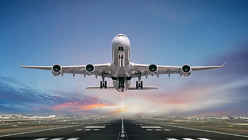 تعويضات يحصل عليها المسافر عند تأخير رحلة الطيران .. فيديو