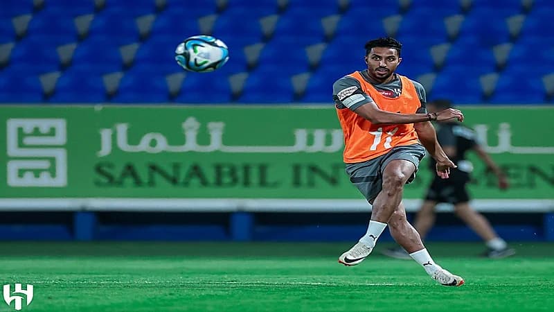 الهلال ينهي تدريباته تأهبا لمواجهة الحزم .. صور