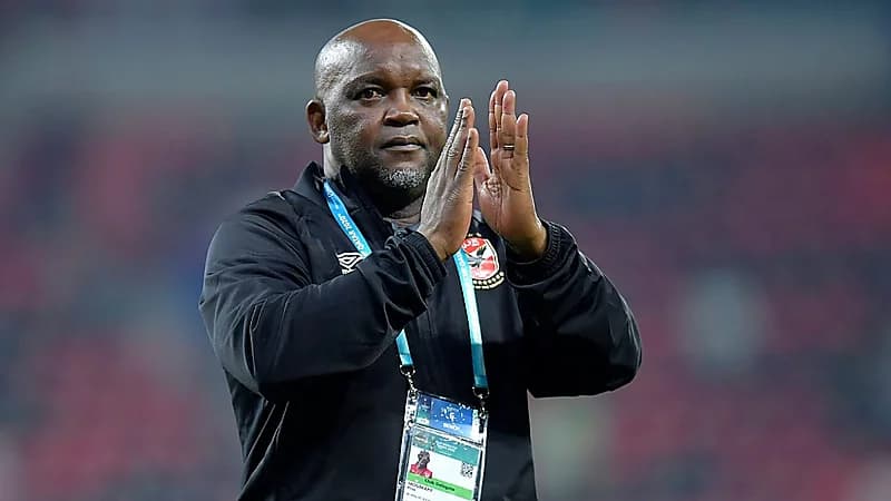 أبها يسعى لضم مدرب الأهلي السابق